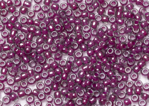 Бисер Япония круглый 11/0 10 г 1076 серый/фуксия, окрашенный изнутри